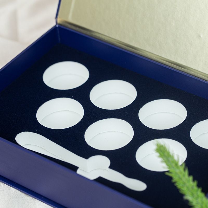 Rectangle Luxury Rigid Magnetic Gift Box Per Imballaggio Perfume Skincare Set Olio Essenziale