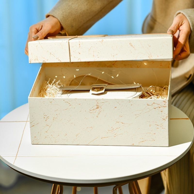 Stampa a due facce Carta di cartone rigida Imballaggio Cartone per abbigliamento e calzature di lusso