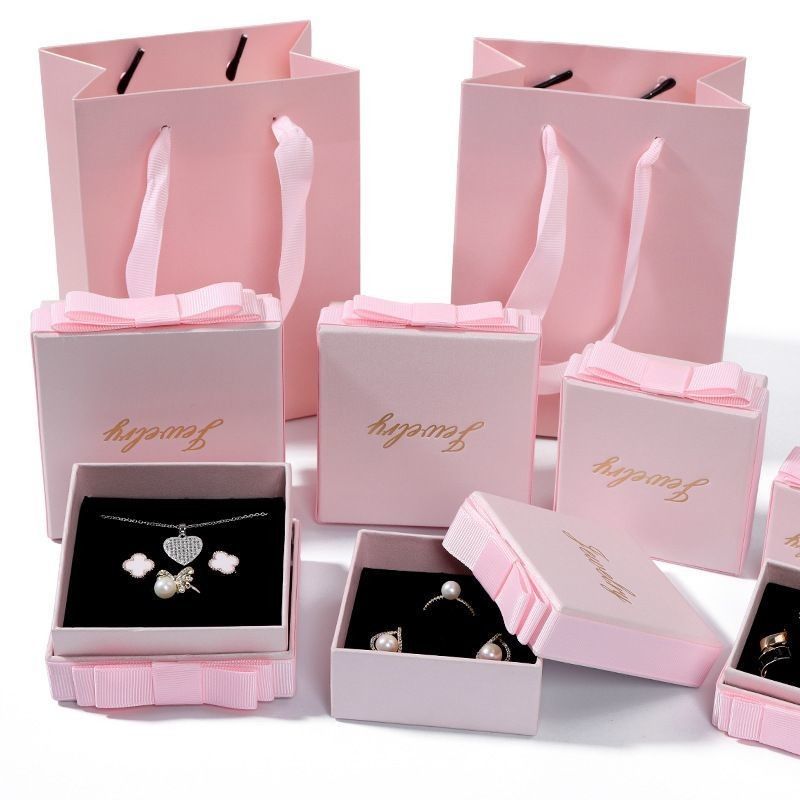 Gioielli rosa Scatola regalo Eco-friendly Stampaggio a caldo Scatola di imballaggio in carta di lusso